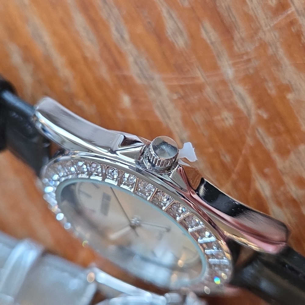 Set Of Three Manhattan Watches With Leather Bands - Picture 3 of 4
